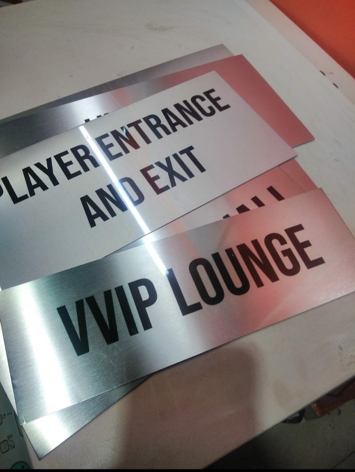 Destinyartmedi2's tweet photo. Door labels available #RwOT #RwandaTourismWeek2021 #Rwanda https://t.co/jfJHC0wiBb