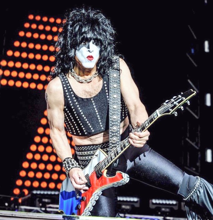Paul Stanley, KISS
Neuv  itelných 70 let, holt slu nej oddíl!
Happy Birthday 