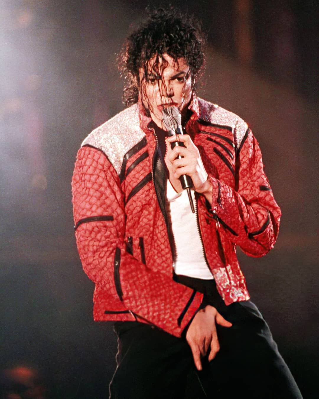 Kvæle lampe efterfølger mjjsource jackson on Twitter: "Michael Jackson Beat It 🔥 | Dangerous World  Tour Frankfurt, Germany August 28, 1992. #michaeljackson  #dangerousworldtour #beatit #frankfurt #kingofpop #celebrities  #dangerousera #soulbrother #germany https://t.co ...