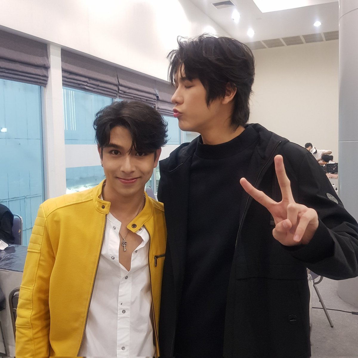 Mdoublei2's tweet photo. I wait for 2 hours and got nothing new from the series but at least I got these so bye https://t.co/rxrUvJrUIU