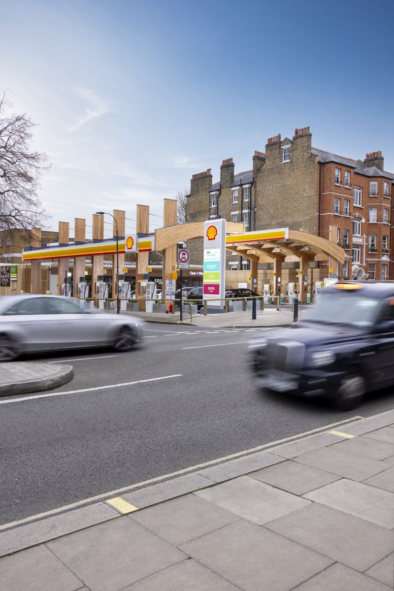 ShellMotorsport's tweet image. .@Shell has opened its first forecourt fully dedicated to EV charging in the UK ⚡️

#ShellRecharge Fulham Road features nine high-powered 175kW charge points, a Costa café and Little Waitrose &amp;amp; partners convenience store, enabling you to recharge whilst you recharge your car! 🔋
