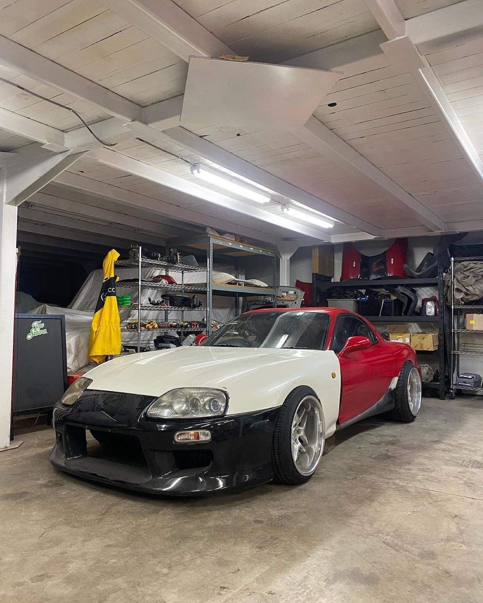 Fuelgarden's tweet photo. This Mazda RX-7 has a completely different kind of Supra-swap. | #FUELGARDEN 🇲🇾

#mazda #rx7 #rotary #wankel #toyota #supra #mkiv #faceswap #jdm #wtf #carculture https://t.co/XZScKYkWGg
