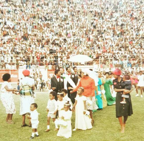 _Kudzayi's tweet photo. Imagine how legendary you had to be for people to show up and fill up a stadium not ep watch you perform but get married π€―ππΏπΌ
#RIPZex #RIPZexManatsa https://t.co/0QAbfwfFGP