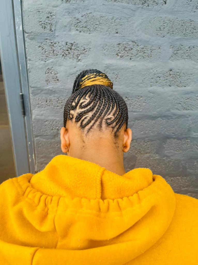 connie_salon's tweet image. Straight up 
#conniesmagichairsalon
#braids
#conrows 
#tribalconrows
#eastrandhairsalons
#sowetohairsalons 
#GirlTalkZA