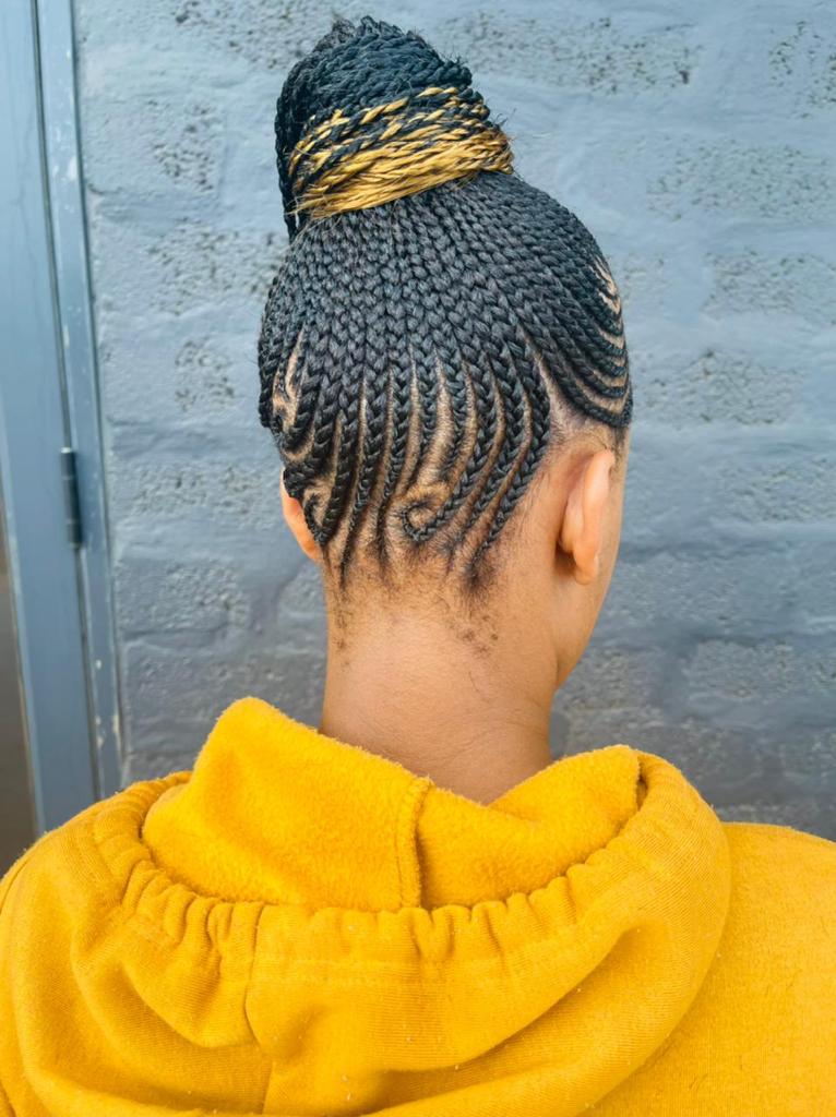 connie_salon's tweet image. Straight up 
#conniesmagichairsalon
#braids
#conrows 
#tribalconrows
#eastrandhairsalons
#sowetohairsalons 
#GirlTalkZA