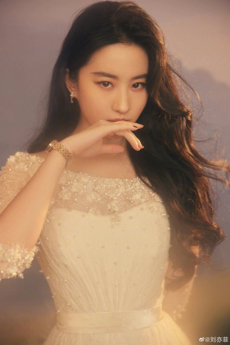 Yifei's Sina ม.ค.-เม.ย. 2565 FJi5PkmUcAYy0Pg?format=jpg&name=small