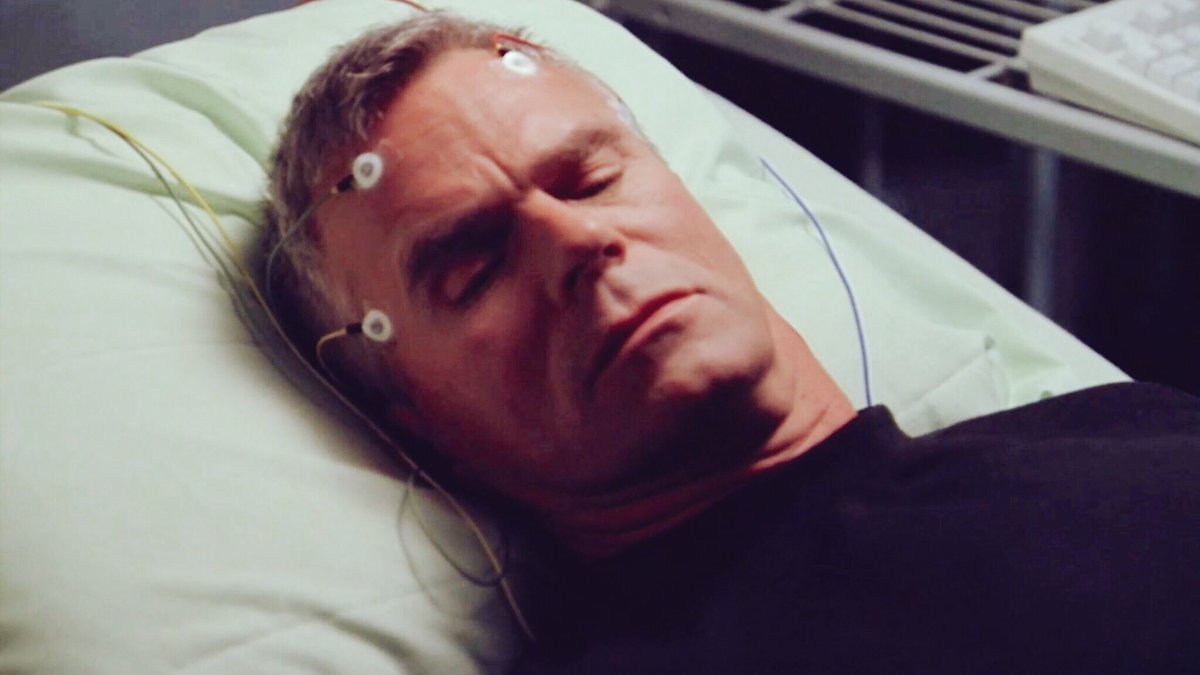 rsundayr's tweet photo. These two &amp; their infirmary romance ❤️‍🩹

#DailyDistraction #StargateSG1 #WeWantStargate #JackandSam https://t.co/UeDTu94SAK