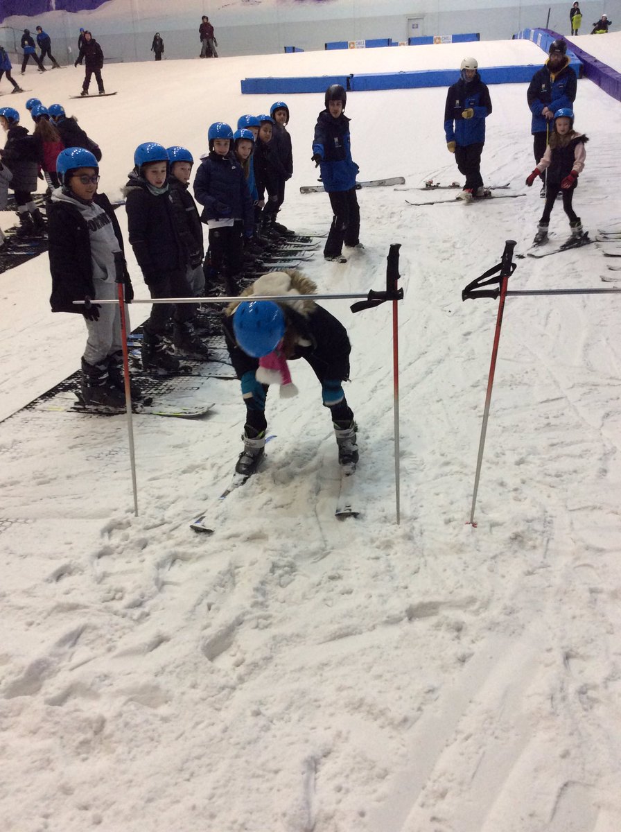 St_Wilfrids_5M's tweet photo. Session 1: skiing lesson ⛷ @LT_Trust https://t.co/Y3pMndaNjf