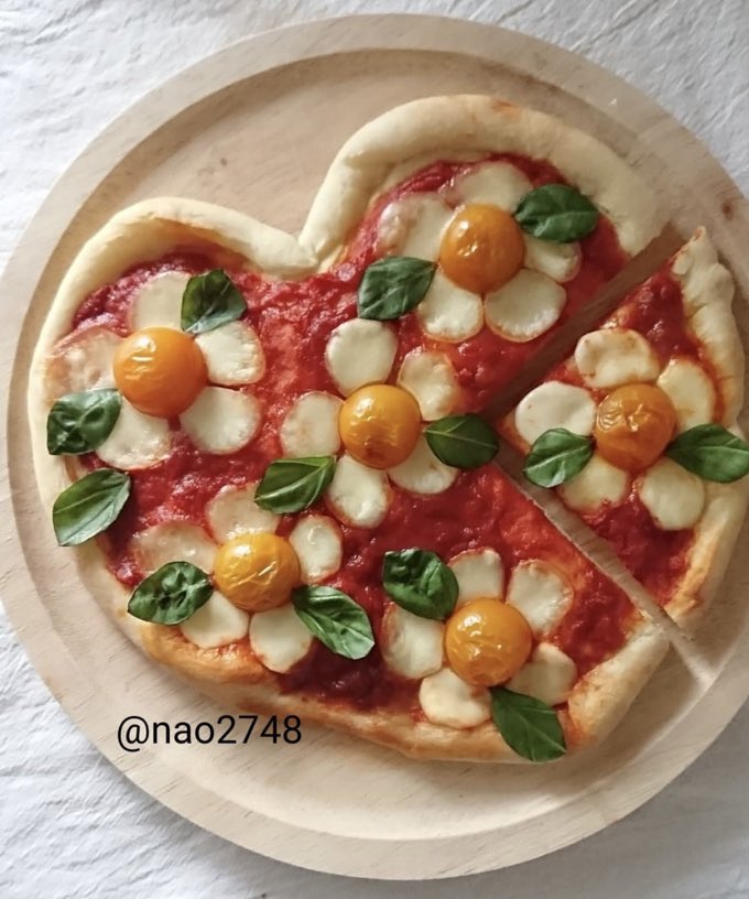 seokuva's tweet photo. flower pizza 💐🍕 https://t.co/I5lxbAjKhe