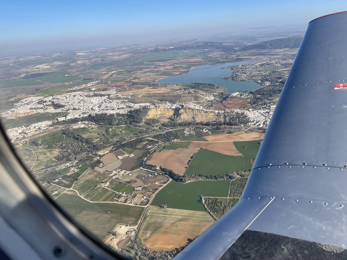 EMoresco's tweet photo. Un poquito de sobrevuelo de la bahia de Cádiz @controladores https://t.co/qH6seJzWgp