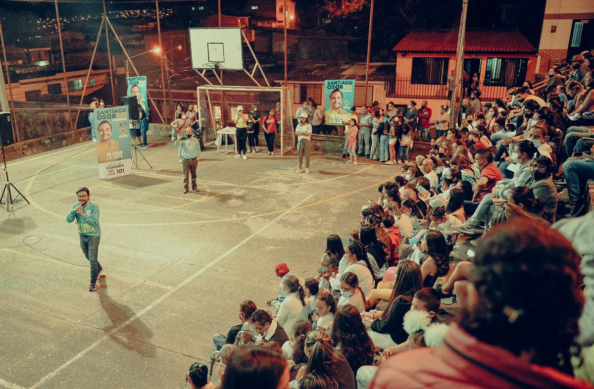 osoriosantiago's tweet photo. #PactoPorFátima 
Anoche en la Comuna Universitaria llevamos más propuestas de transformación de país 🌻💚 con cerca de 1.200 personas hicimos pedagogía política, porque si Caldas cambia, cambia COLOMBIA. 

Gracias por acompañarnos 

#PactoHistorico #AlianzaVerde 101 https://t.co/go0SD5MQXe