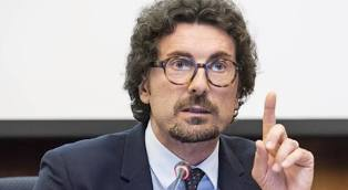 ArbitElegan's tweet photo. Comunqe vorrei dirvi che, come al solito, non avevamo capito un cazzo
#Toninelli #Moby #Onorato #Mascalzone (latino) https://t.co/0LzzcsQ8lx