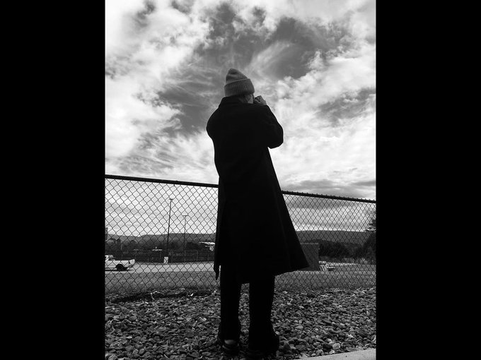 hanyuvjin's tweet photo. New landscape: unlocked! Bringing you back another #Hongstagram to colour your day despite the only colour it has are black and white only. https://t.co/WszorZRwP9