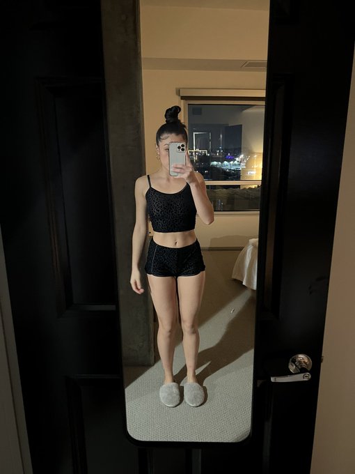 Goodnight twitter https://t.co/c9oDD5Mfn2