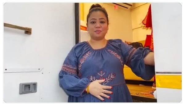 media8828's tweet photo. पहली Pregnant Host बनेंगी #BhartiSingh, #Hunarbaaz के मंच से बदलेंगी देश की सोच! 
⬇️click to know more. 
https://t.co/ZmweFNolXo https://t.co/v5CjFgTwqZ