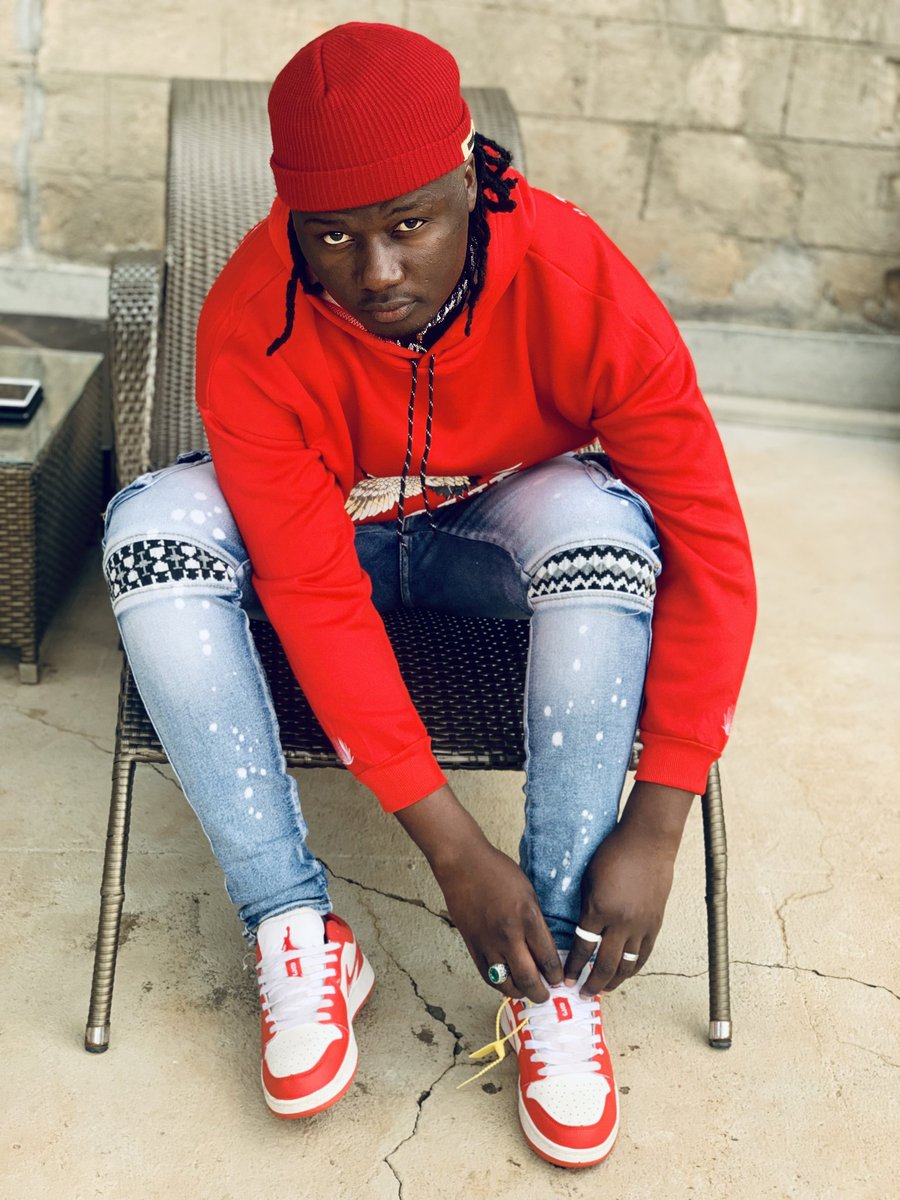 sitybwoy's tweet photo. It is always good to stand by ur side in terrible conditions....people let down #sitybwoy #ngwawa https://t.co/vQQ995J4go