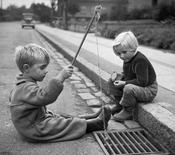 Во имя детей прошлого. Малыш из прошлого читать. Куклы прошлого века. Малыш из прошлого читать. Старый ребенок.