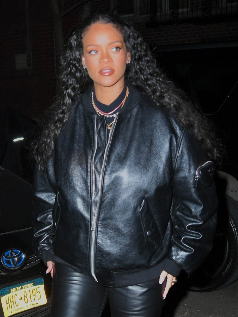 Rihanna in NYC last night 💗