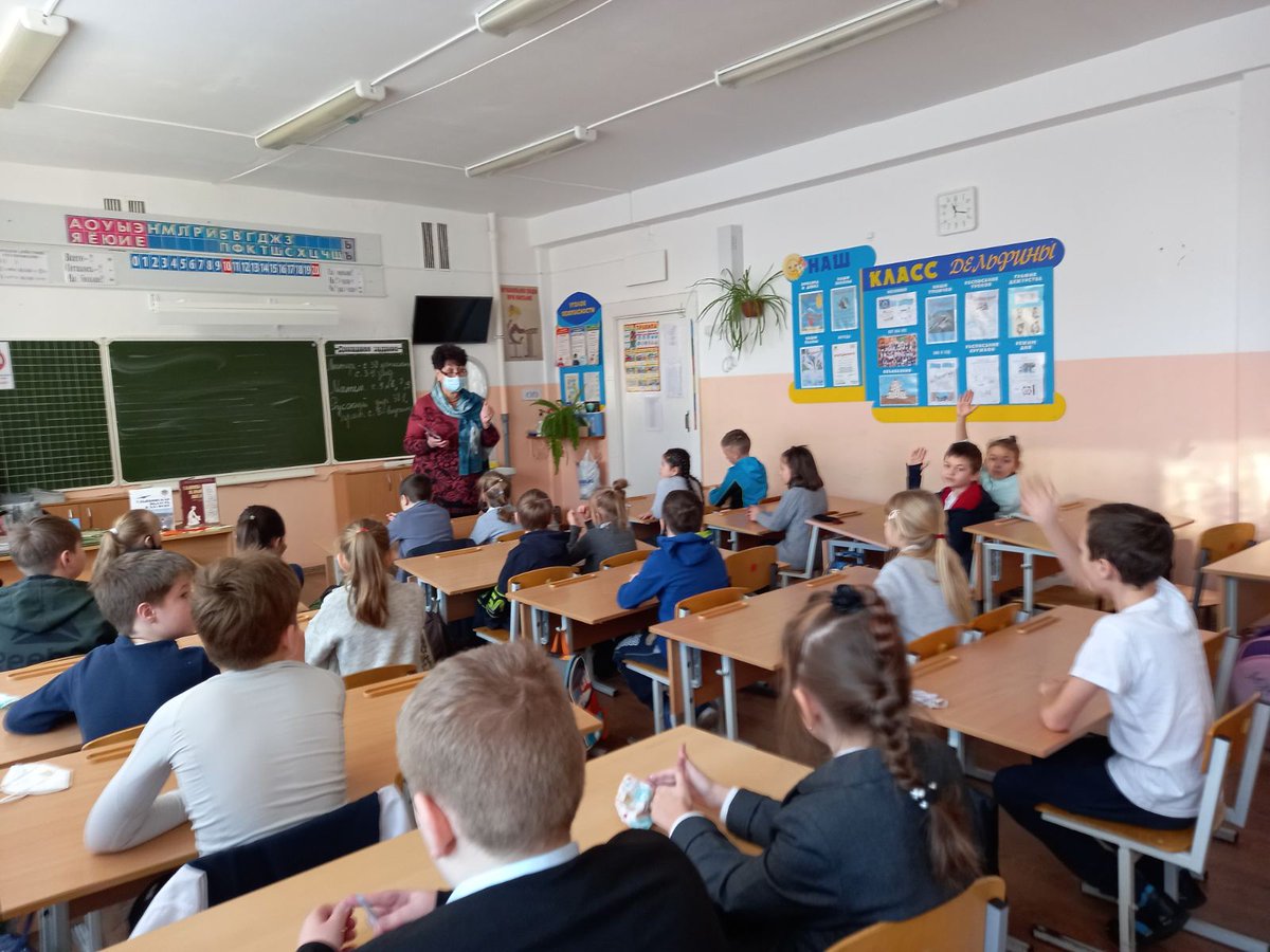 aksakovka's tweet photo. В честь 79-летия Ульяновской области много нового о родном крае узнали ребята из СШ№6, а сегодня участниками краеведческой беседы стали учащиеся СШ№70.#Аксаковка #Ульяновск #Культура73 #КультураРФ #Читающее_детство #ульяновск2022 #СднемрожденияУльяновскаяобласть #Роднойкрай73 https://t.co/RVq5YOe4Dt