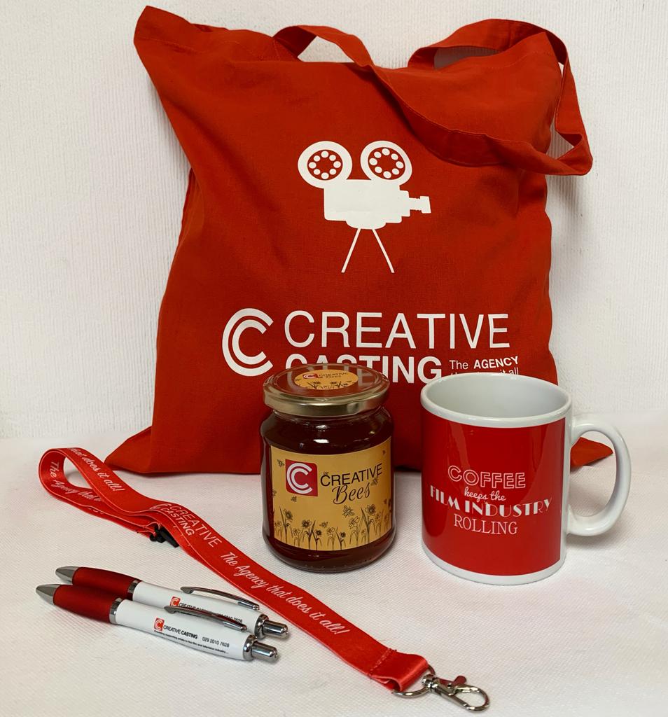 ✨1K FOLLOWERS GIVEAWAY✨

To celebrate reaching 1000 followers on Twitter we wanted to say a little thank you by giving away everything in this picture!

HOW TO ENTER:
1. Like and retweet this post
2. Follow us on Twitter

(1/3)