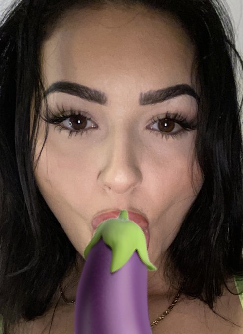 https://t.co/fjgXCSQkBJ 

We’re having some extra fun on my onlyfans rn ? https://t.co/SN1tqEHMje