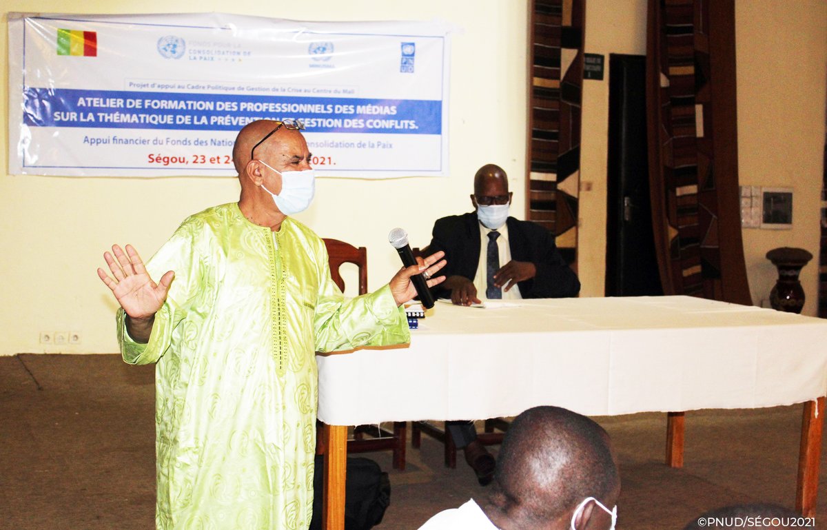 PBFMali's tweet photo. Grâce au projet @PBFMali 5⃣0⃣journalistes 📻 ont été formés aux techniques de collecte et de traitement de l’information à #Mopti #Ségou #San #Bandiagara &amp; #Douantza aux fins de réduction des rumeurs et stéréotypes.

🔵Projet Appui au Cadre politique de gestion de la crise https://t.co/vSLNK7nbqR