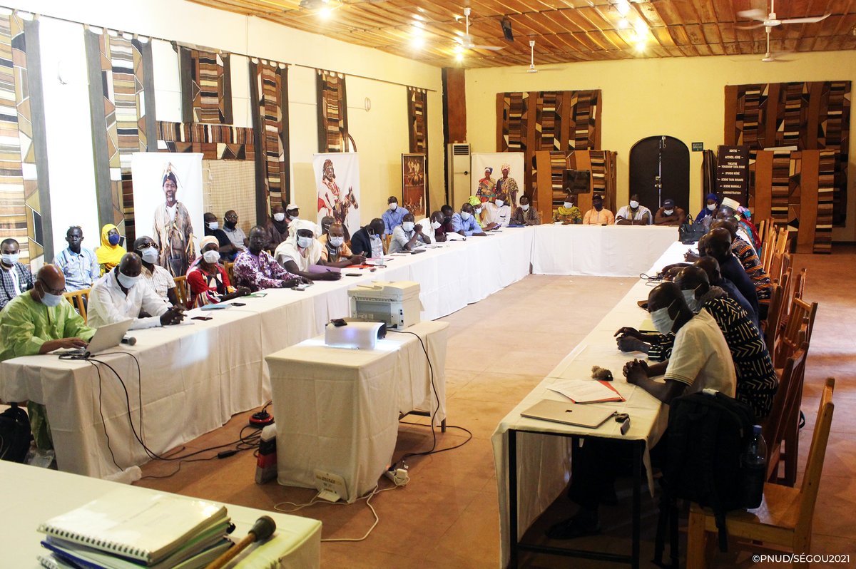 PBFMali's tweet photo. Grâce au projet @PBFMali 5⃣0⃣journalistes 📻 ont été formés aux techniques de collecte et de traitement de l’information à #Mopti #Ségou #San #Bandiagara &amp; #Douantza aux fins de réduction des rumeurs et stéréotypes.

🔵Projet Appui au Cadre politique de gestion de la crise https://t.co/vSLNK7nbqR
