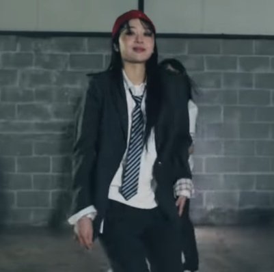 yves taking the hat from yoojung makes me feel a lot of things