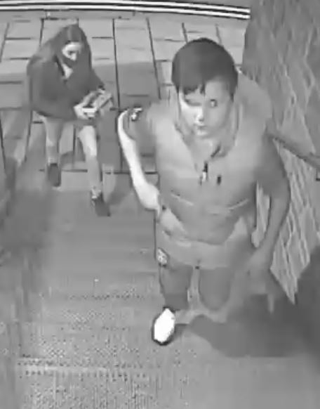ASPolice's tweet image. Police would like to speak to this male and female as part of an investigation into a burglary at student accommodation on Anchor Road, Bristol on Wednesday 5 January at about 6.10pm.

ow.ly/Asl350HyFtp

you recognise them, please call 101 and quote reference 5222004019.