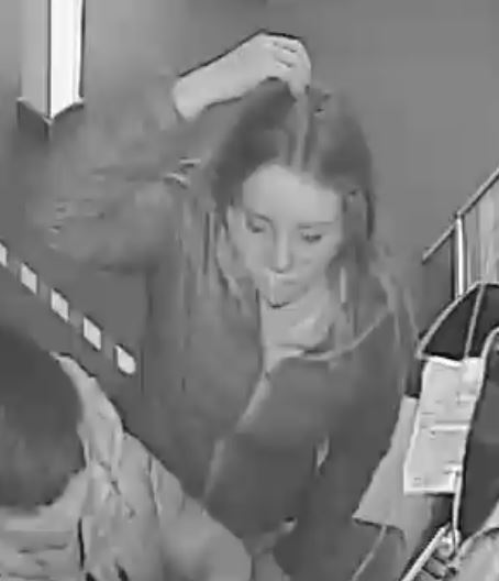 ASPolice's tweet image. Police would like to speak to this male and female as part of an investigation into a burglary at student accommodation on Anchor Road, Bristol on Wednesday 5 January at about 6.10pm.

ow.ly/Asl350HyFtp

you recognise them, please call 101 and quote reference 5222004019.