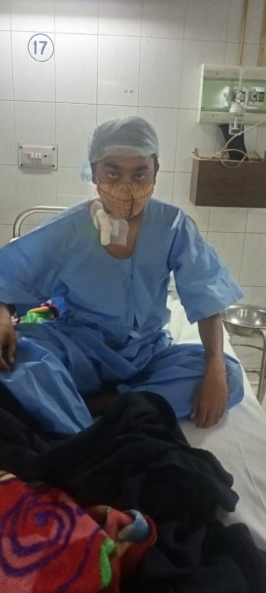 som_vanshi's tweet photo. @SonuSood Sir ye student hai Jawahar Navodaya Vidyalaya ka .. 
Iski dono kidney kharab ho gayi 
Kidney transplant hona hai 
Plz sir help 🙏🙏🙏🙏🙏 https://t.co/L5PgZEpr6w