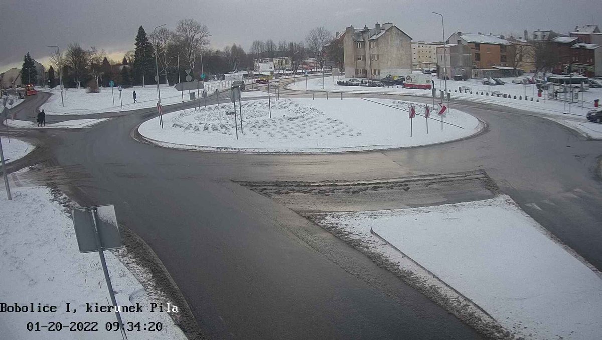 GDDKiA_Szczecin's tweet photo. Warunki zimowe ❄️❄️ wróciły na drogi krajowe Pomorza Zachodniego. W nocy na drogach krajowych pracowały 64 #plugi i #pługosolarki, zużyto 248 ton soli drogowej. Sprzęt cały czas pracuje. W ciągu dnia zapowiadane są opady we wschodniej części województwa. Uważajmy na drogach. https://t.co/rbbzGbNFyj