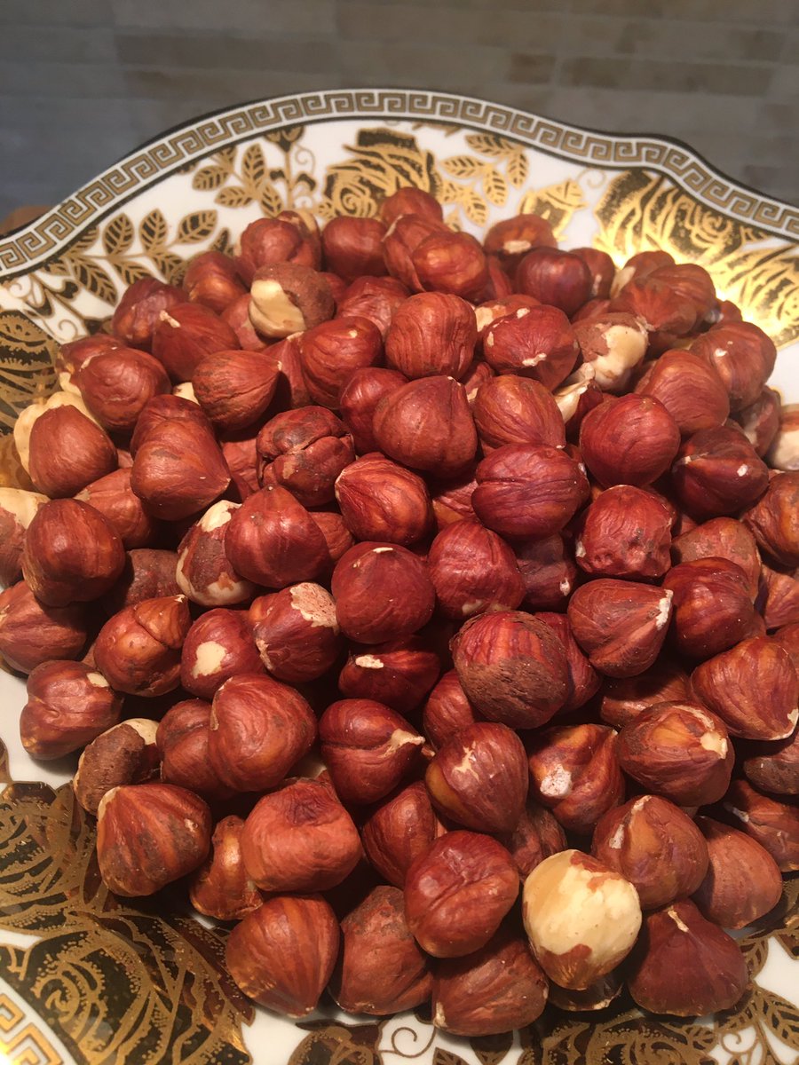 Fındıktan ürünlerimiz çeşit çeşit damak çatlatıyor. 
Fındık ezmeli pestil muska
Kabuklu tombul fındık
Çifte kavrulmuş fındık 
Çiğ naturel fındık
#giresun 
#giresunfındık 
#fındıktan