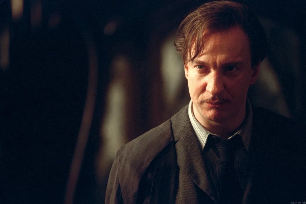 poetsneil's tweet photo. oggi è giovedì questo significa solo una cosa
#HarryPotter https://t.co/e2ZvOfebkp