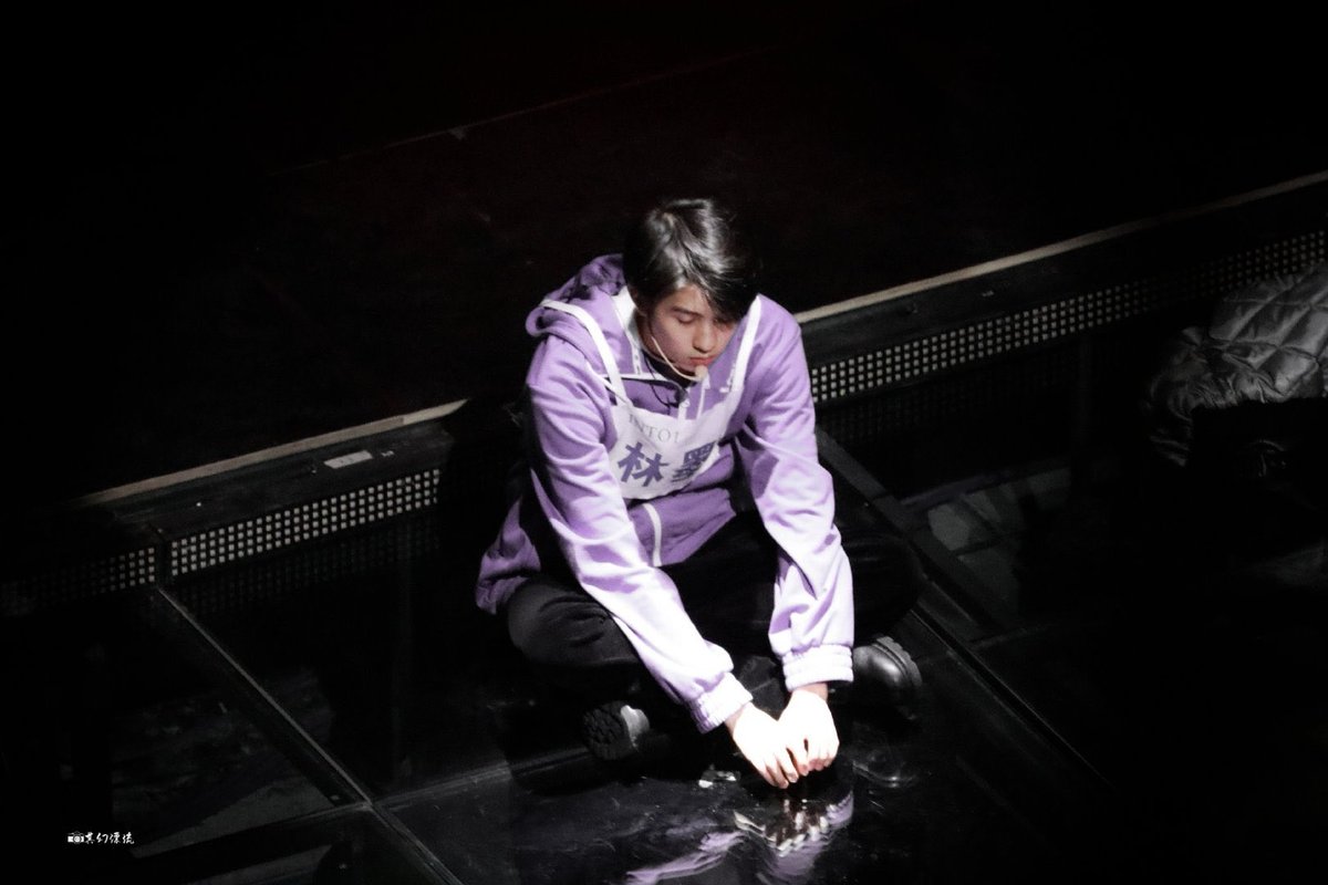 hqilins's tweet photo. 220120 rehearsal 

(c) 其幻漂流｜林墨
#林墨 #LinMo https://t.co/wNb5n3SLHW