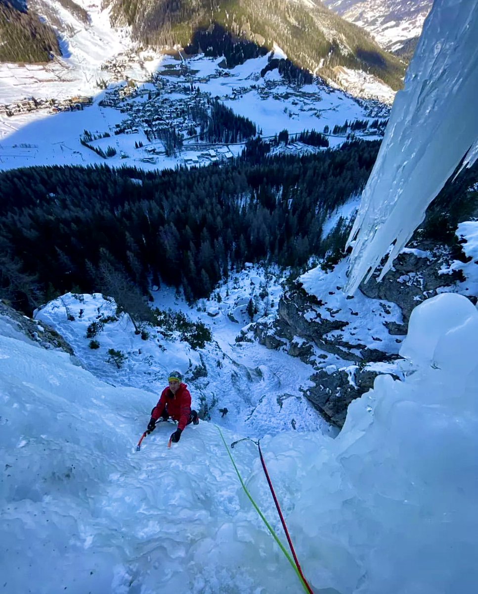 CampBaseOutdoor's tweet photo. Escalada en hielo⭐️⛰️❄️

¡Feliz viernes a todos!

Imagenes que nos comparte Josep Grau 

#escaladaenhielo #mountains #outdoor #climbing https://t.co/Hkf1QmjUIA