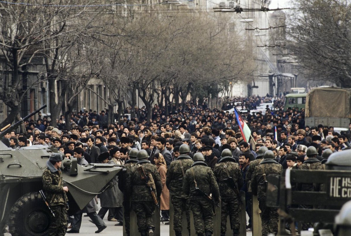 Azr25562282's tweet photo. #Moscow film director S.#Govorukhin supported #Azerbaijanis during #BlackJanuary: "2 million residents of #Baku understood that tanks entered the city not to protect but to punish those demanding sovereignty. Intrusion to Baku proved that the #Empire is supported by bayonets." https://t.co/AxKrnY9oXe