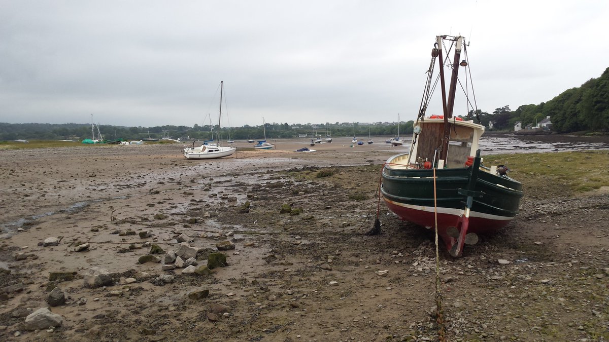 manonabeach's tweet photo. What the #beach means at #RedWharfBay on #Anglessey in North #Wales, with @The_Castle_Man - https://t.co/1xsmSmrbBd https://t.co/XTpTUDLTH9