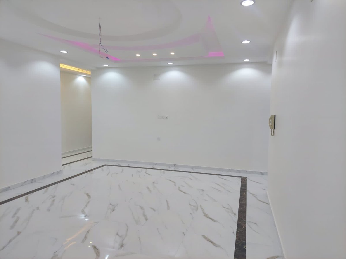 للبيع

دور في مخطط جميع 3 مساحة الارض 600 و البناء 345 على شارعين 15 جنوبي وممر شرقي مكون من مجلس رجال مقلط رجال مجلس حريم و3 غرف نوم و4 دورات مياة وصاله ومطبخ وغرفة شغاله وحوش كبير ومدخل سياره 
تحت إشراف هندسي 
شغل فاخر وتصميم حديث 
كافة الضمانات متوفره 
البيع 800 ألف
#بيشة