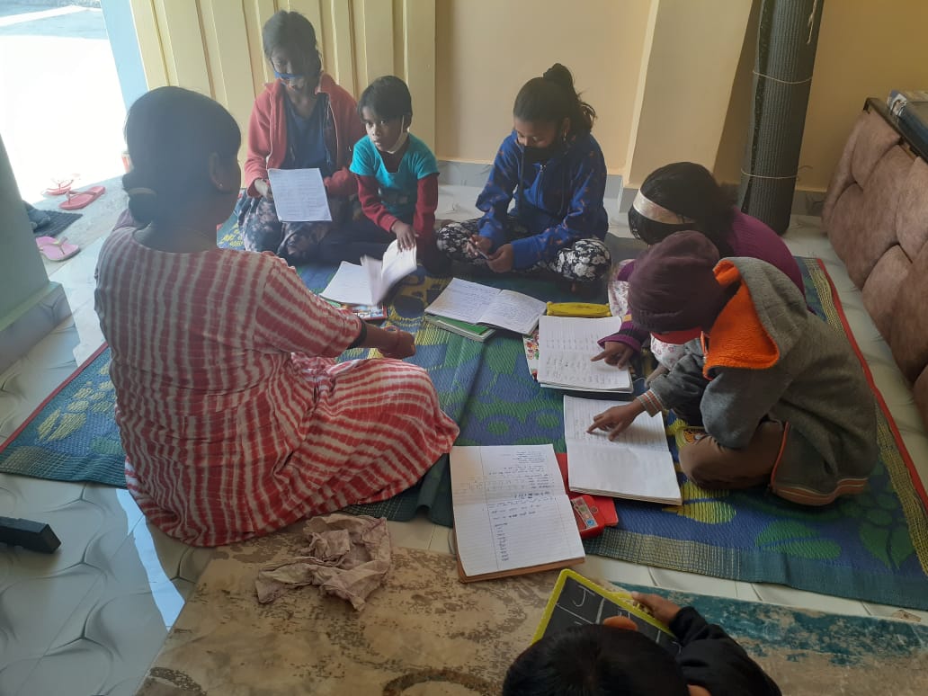 saathfndn's tweet photo. #saathfoundation@Ranchi@sunita ji
Our regular free education class
#saathfoundation #FreeEducation #FreeEducationClass #helpinneed #helpinghands #HelpingPeopleIsOurWayOfLife #helpinneed #ngo #ngoindia #dcbokaro https://t.co/efMXqda1gy
