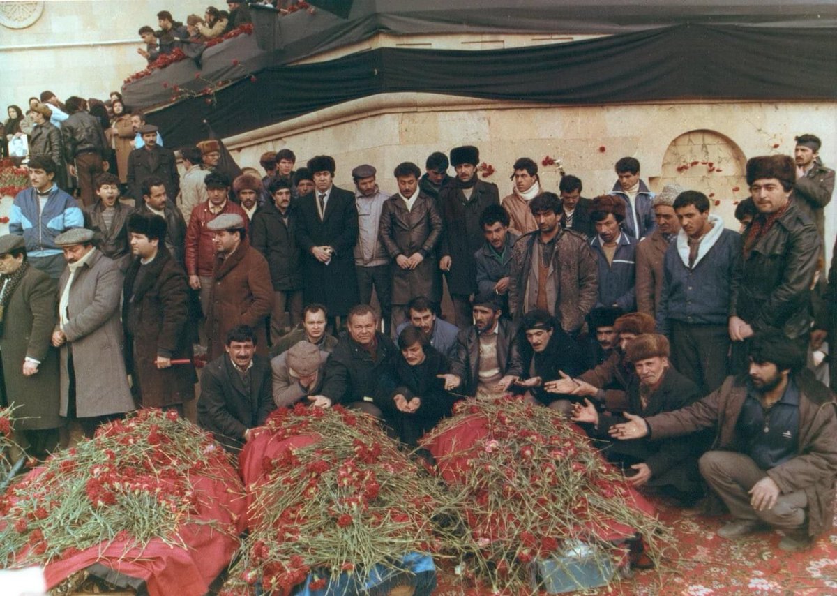 Azr25562282's tweet photo. People of #Azerbaijan announced January 20th the day of #Independence. #BlackJanuary #20January1990 https://t.co/dkMPfC4Kmi