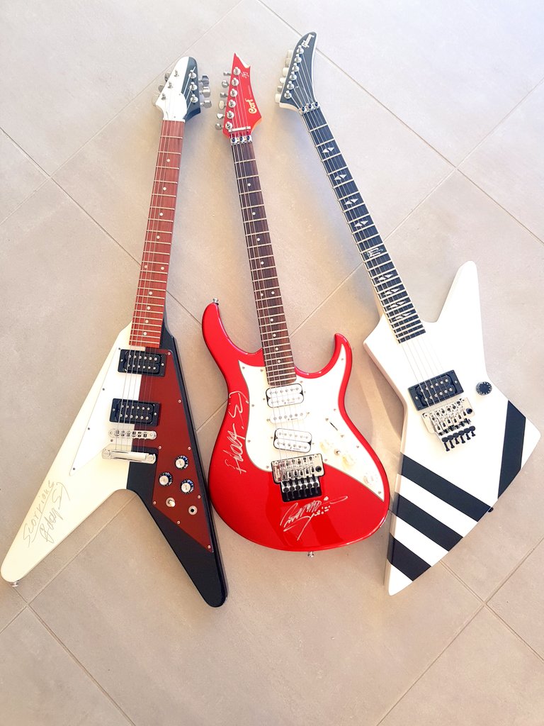Brunoscorps's tweet photo. Rock Believer!!!🤘@scorpions @rudolfschenker @MaciwodaPawel @rockyourlife @rocknrollforever @Gibson @cort https://t.co/OFMtMPLgx6