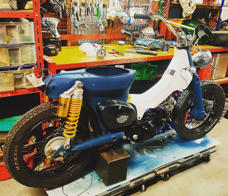 リトルカブ組立開始 ゴリゴリなカスタムは控えて世間にウケるカブを