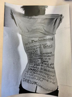 Wat leuk dat jullie zo weer gevonden hebben. We zijn ook hele blij met deze foto's die mogen lenen. Overigens zijn we nog op zoek naar exemplaren van de Meidenkrant uit 1980-1981.