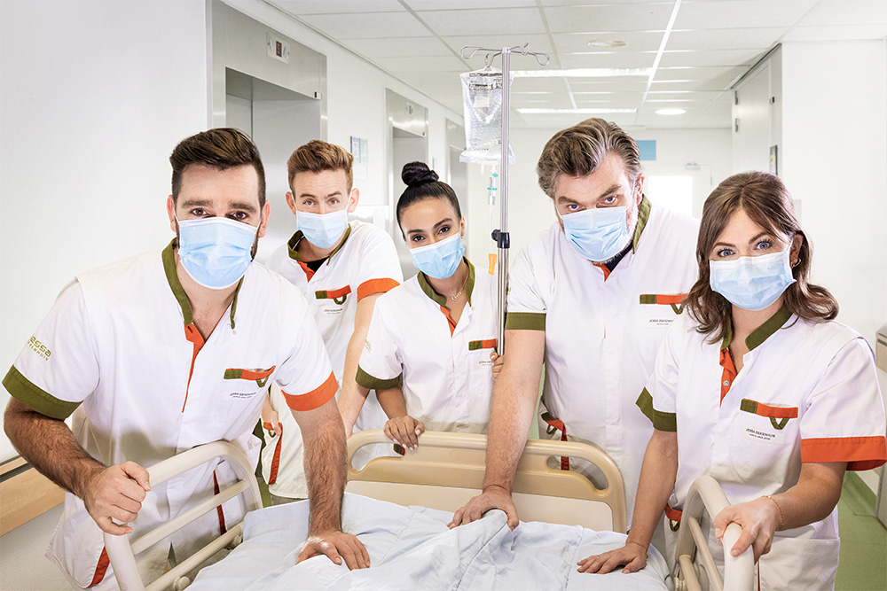 Vanaf nu is het aan de BV's zelf! 

De tweede aflevering van 'Een Echte Job', vanavond om 20u35 op VTM.

#vtm #eenechtejob #jessa #jessaziekenhuis #eenblikachterdeschermen