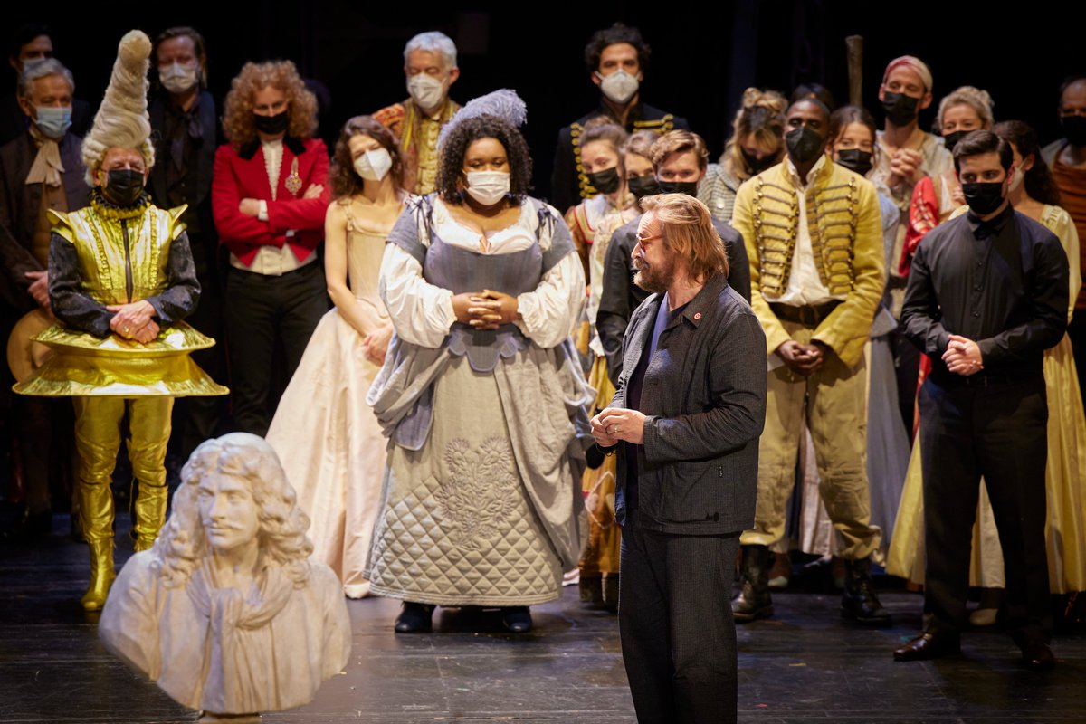 ComedieFr's tweet photo. Samedi dernier, le 15 janvier, nous avons fêté les 400 ans de Molière. 
Nous vous remercions d’avoir été aussi nombreux à regarder notre retransmission en direct, en voici le replay :
https://t.co/w9Kr5IeLKI
Photos © Christophe Raynaud de Lage https://t.co/EqiW0C3GjH