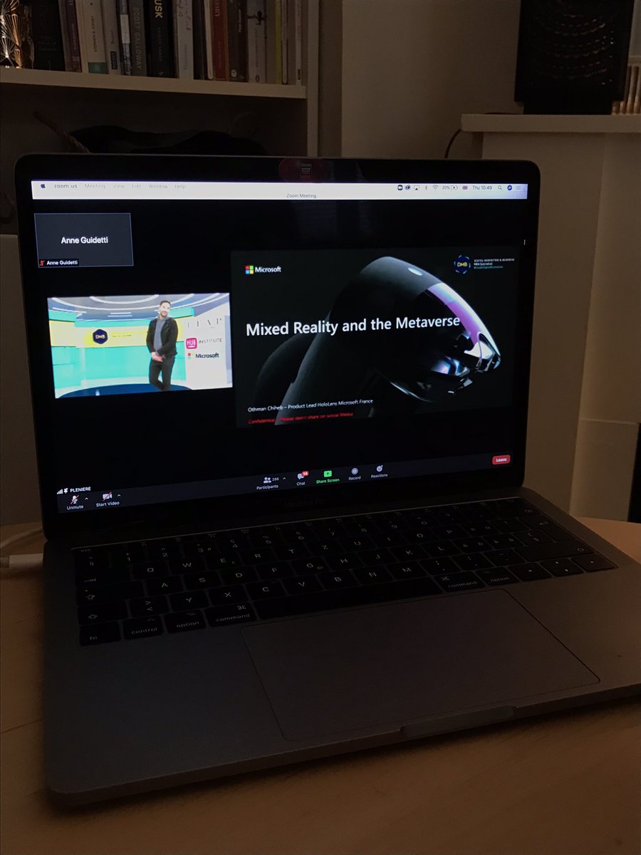 <a href="/Othmanchiheb/">Chiheb Othman</a> nous présente la transformation du monde à travers la Metaverse et la réalité mixte 🕹          #MBADMB #TransfoNum #metaverse #visionaryday