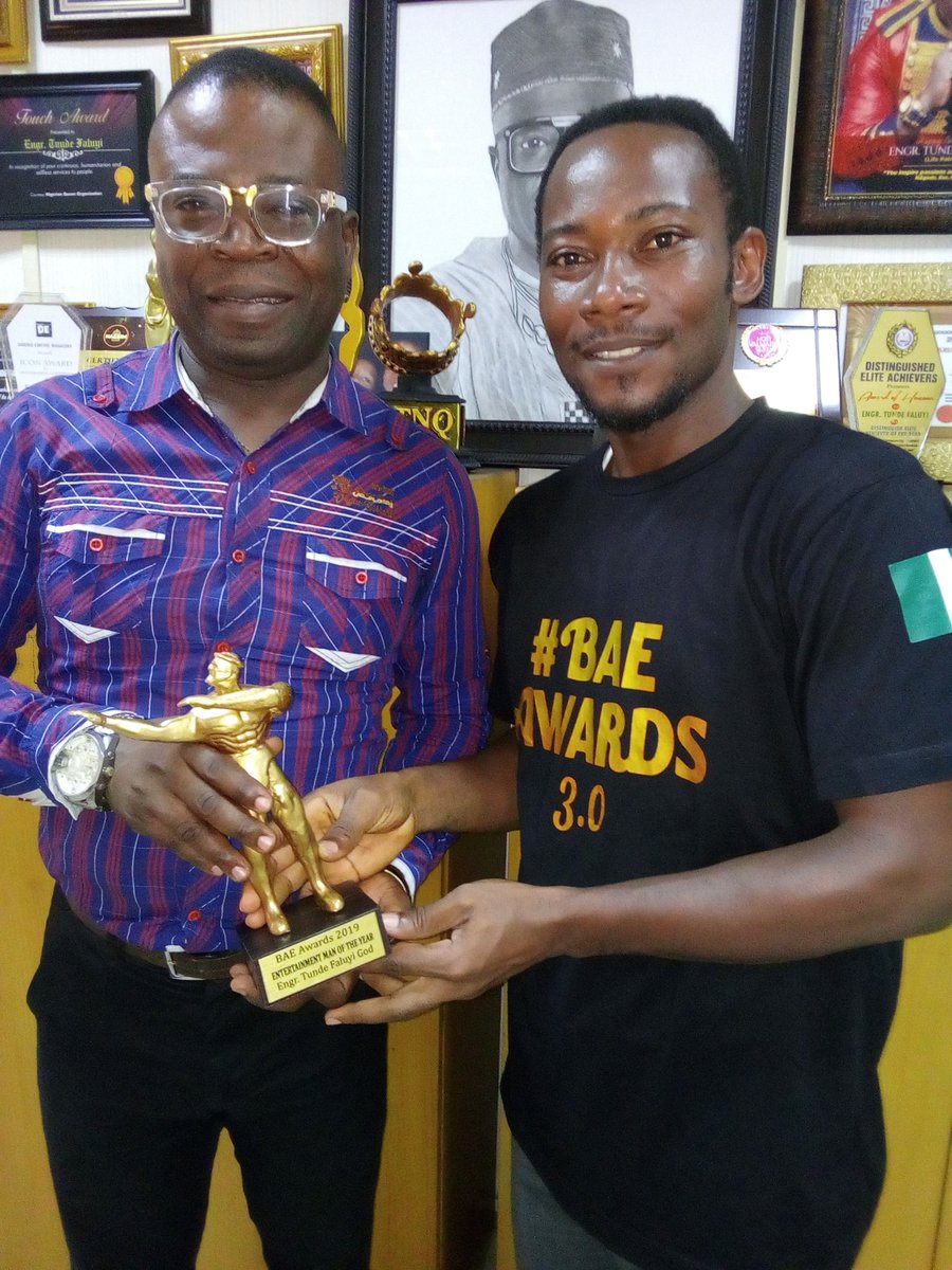 Bae_Awards's tweet photo. We throw a MAJOR throw back to #baeawards2019 with our Boss of all Bosses Engr @tundegod 
God bless you for everything

BAE Awards 2022 Loading....... https://t.co/Ybm0upaySv