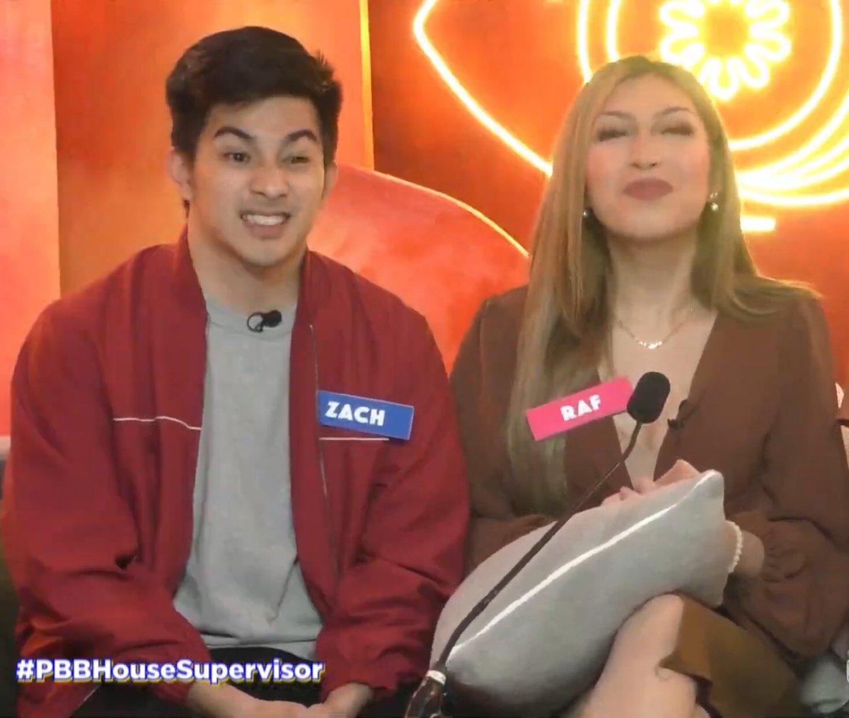 ZaRafOfficial's tweet photo. Go Zach & Raf! #PBBHouseSupervisor
#ZaRaf | Team ZaRaf https://t.co/tYa7CdDhHW