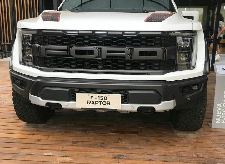 FORDPASION1's tweet photo. Estacion Ford en el Campus- Pinamar 2022 La Travesia ( Por Medanos, Dunas y Off Road) de cada aΓ±o a full.... #FordoffRoad https://t.co/L47SrBCMtd